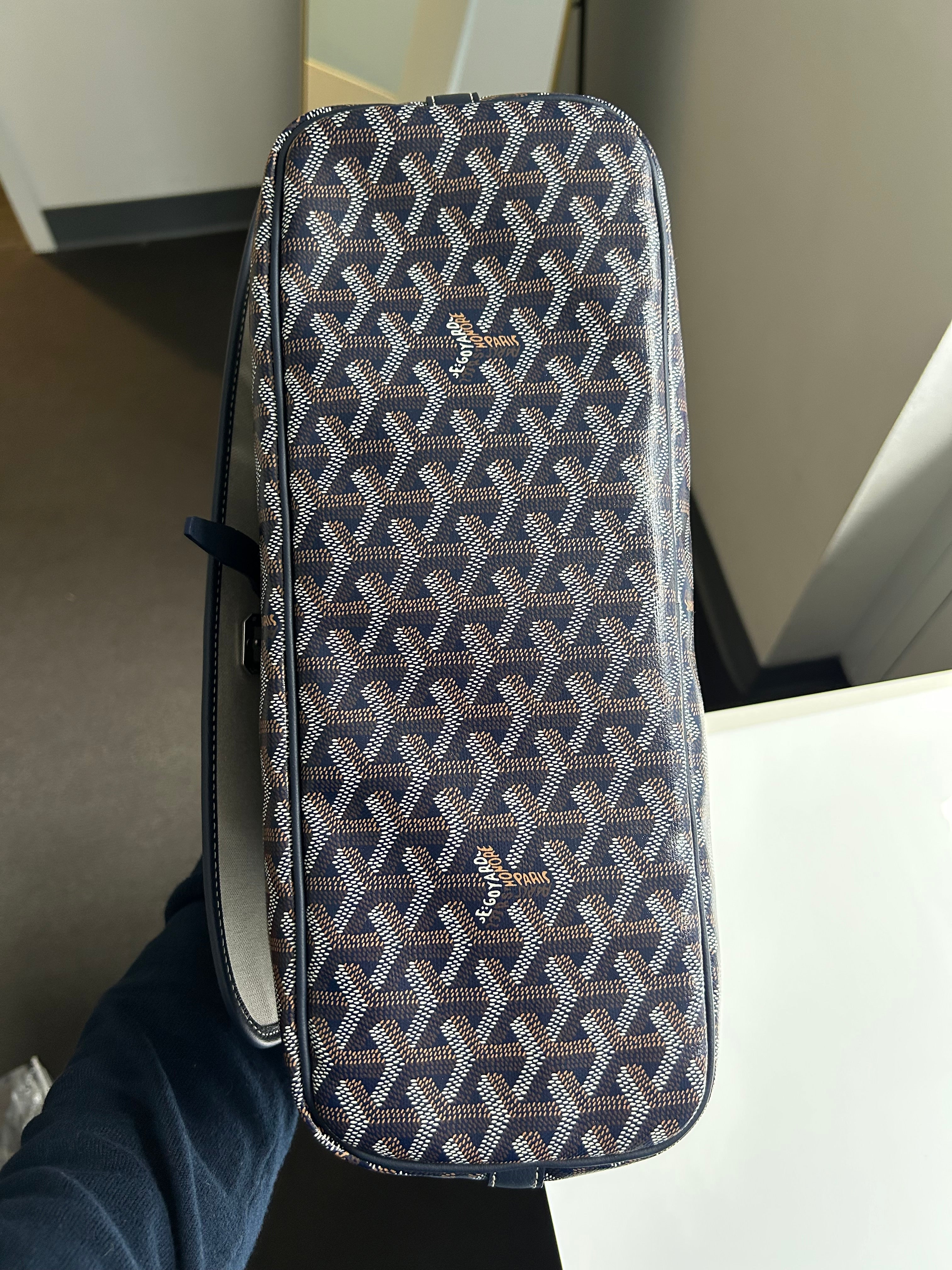 Navy Goyardine Capetien Messenger