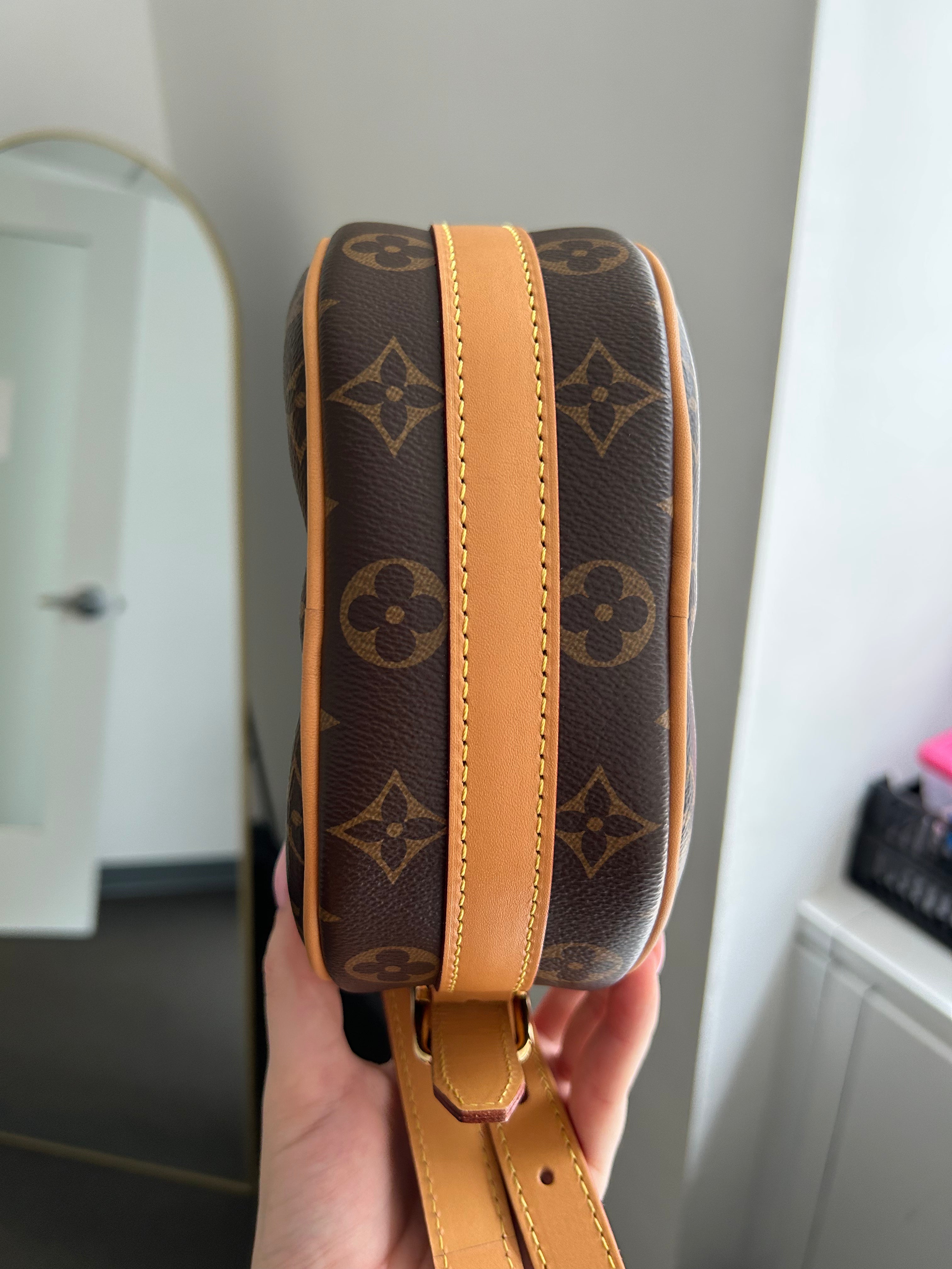 Monogram Canvas Boite Chapeau Souple PM