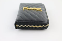 Black Matelasse Zippered Cassandre Wallet
