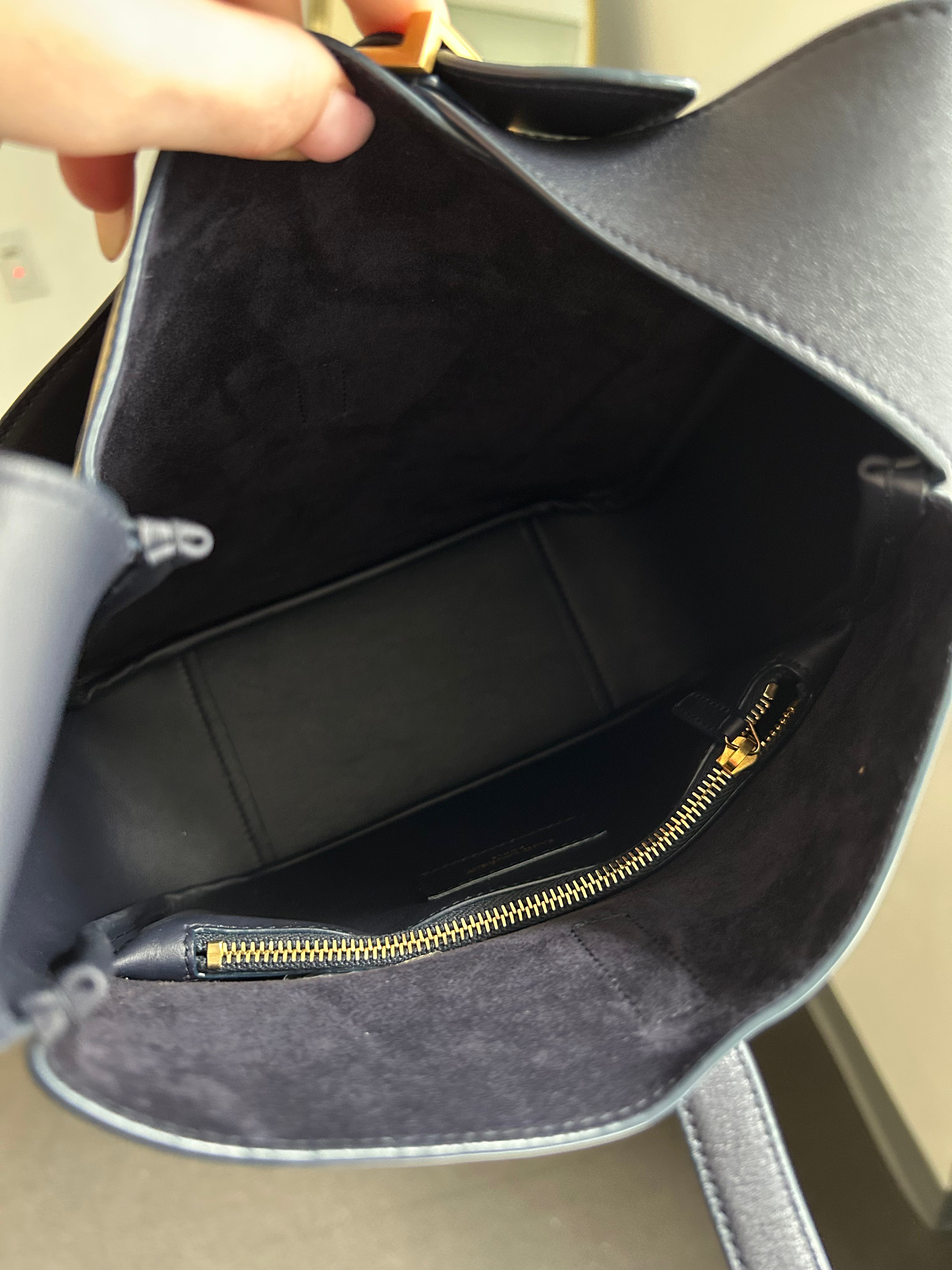 Navy Smooth Calfskin Small Le 5 A 7 Soft Hobo