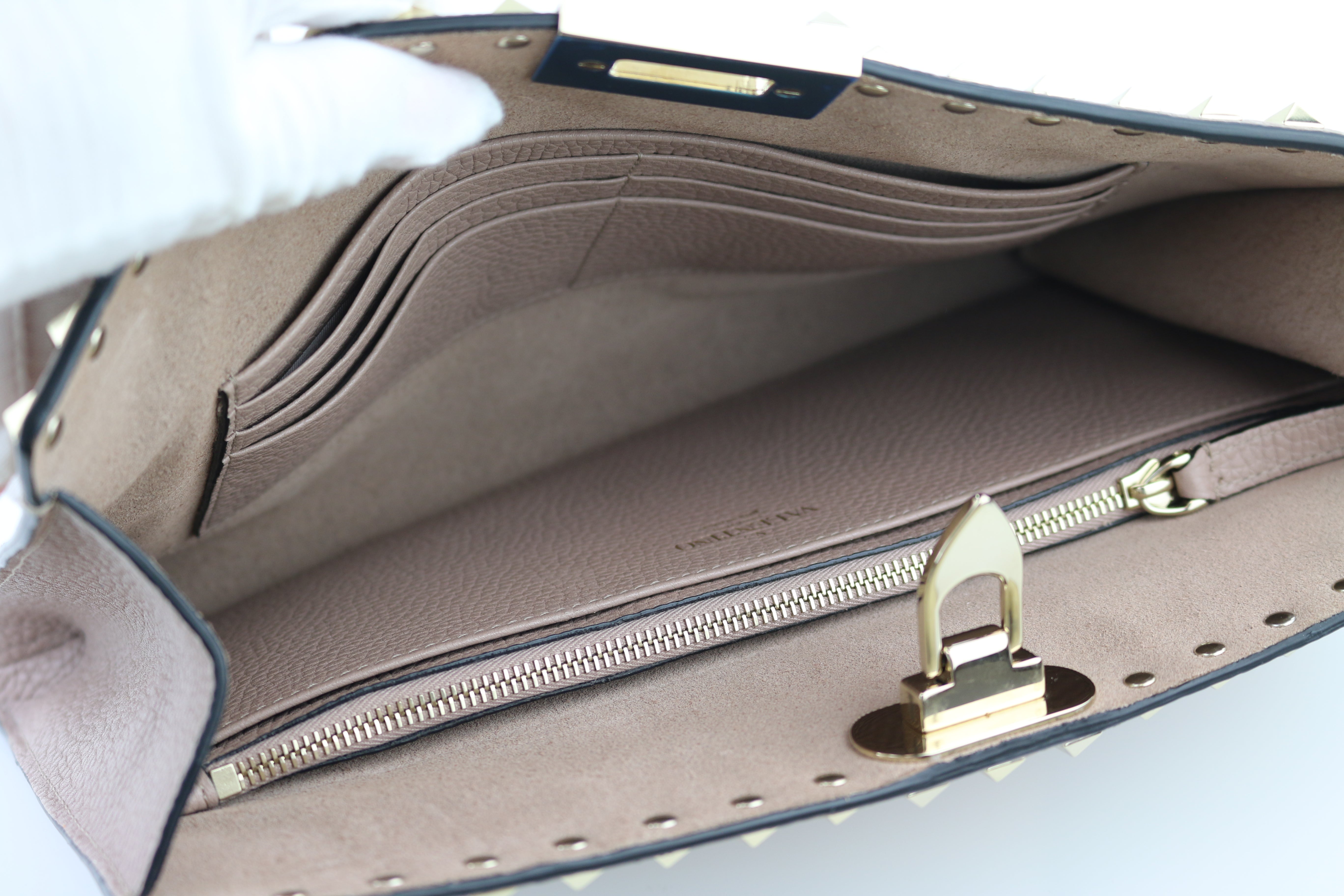 Rockstud Clutch