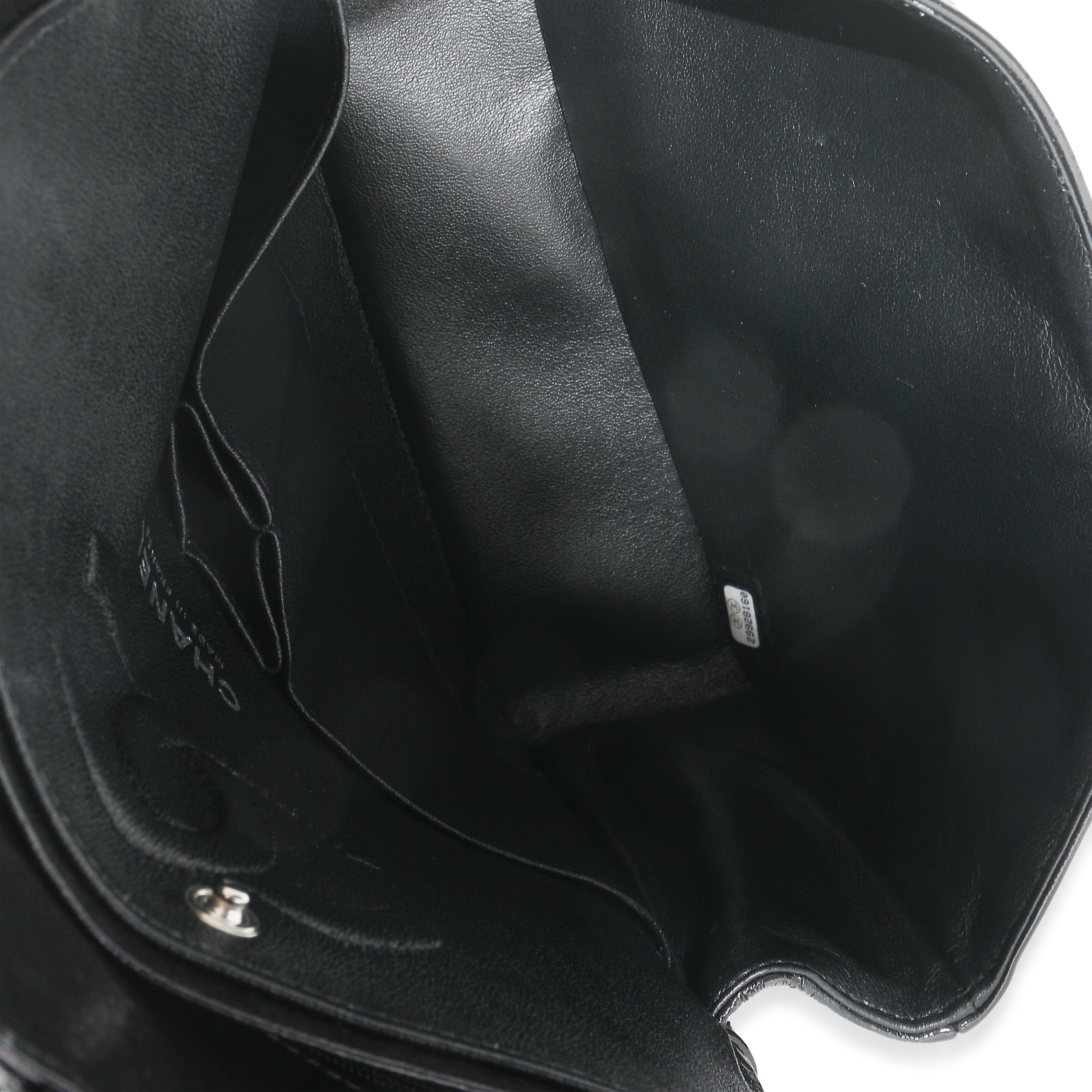 So Black Shiny Crumpled Calfskin Medium Classic Flap