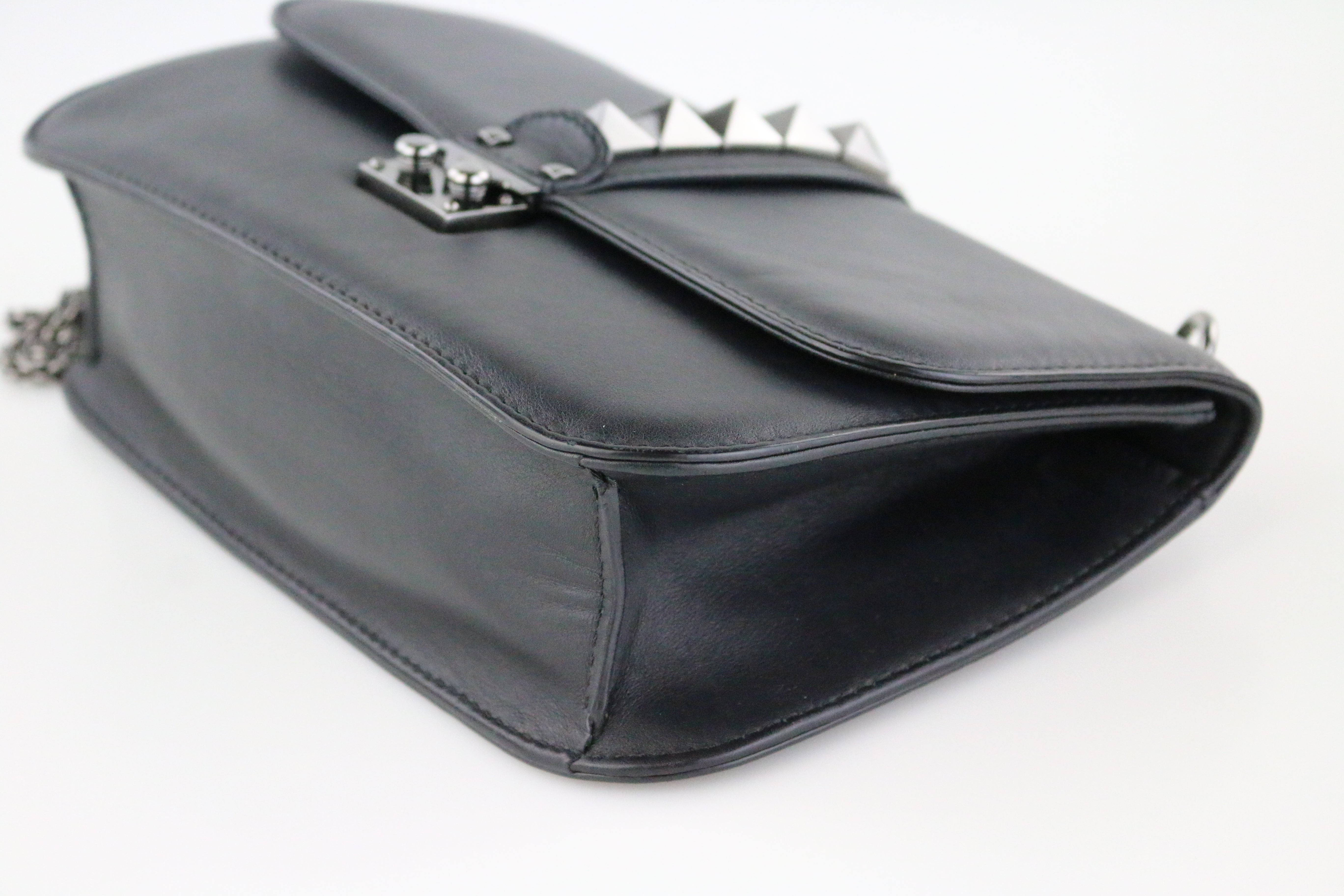 Black Vitello Medium Glam Lock Rockstud Flap