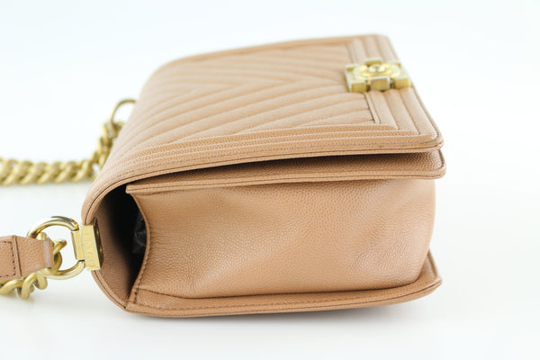 Chanel boy chevron online beige