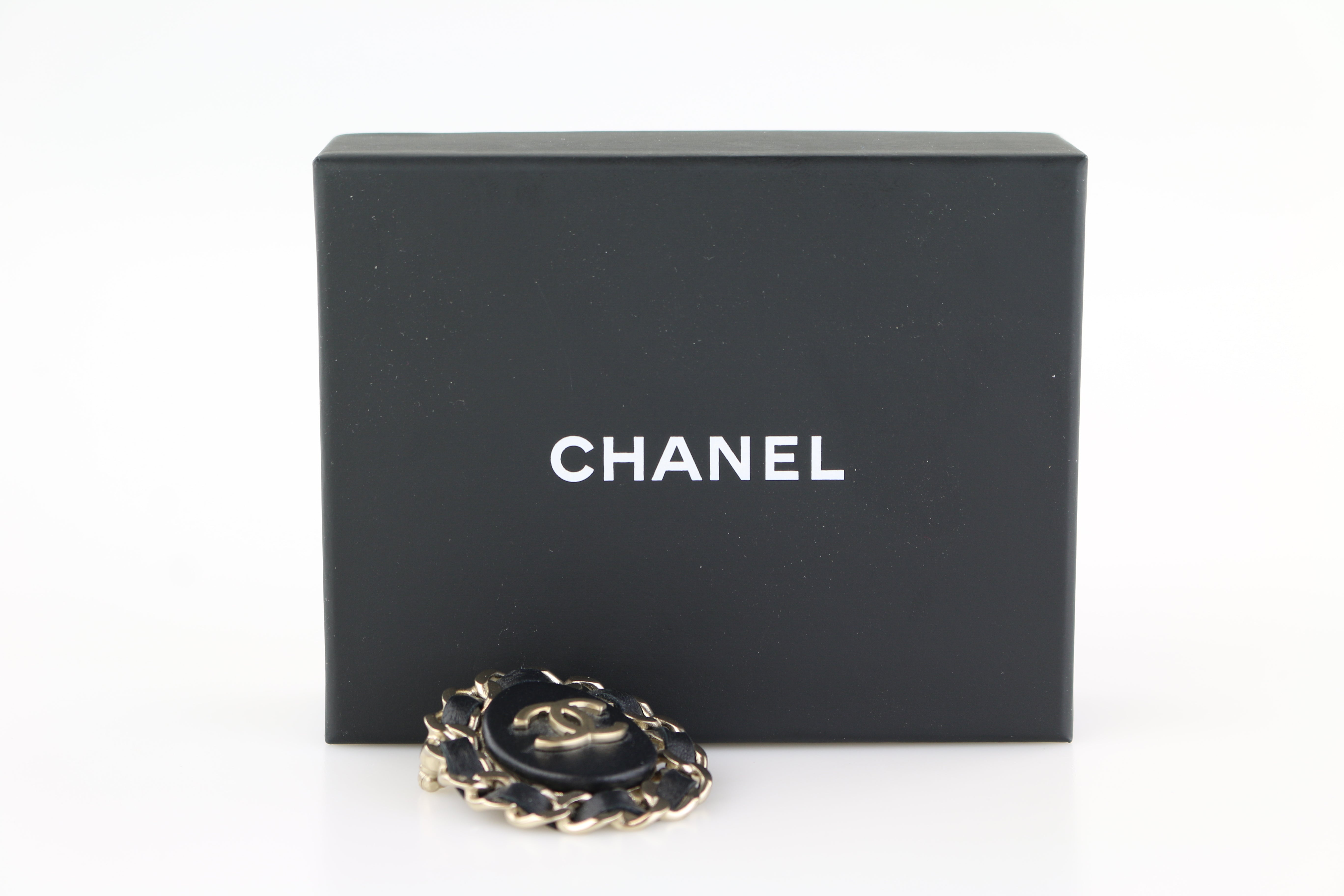 Brushed Gold/Leather Brooch