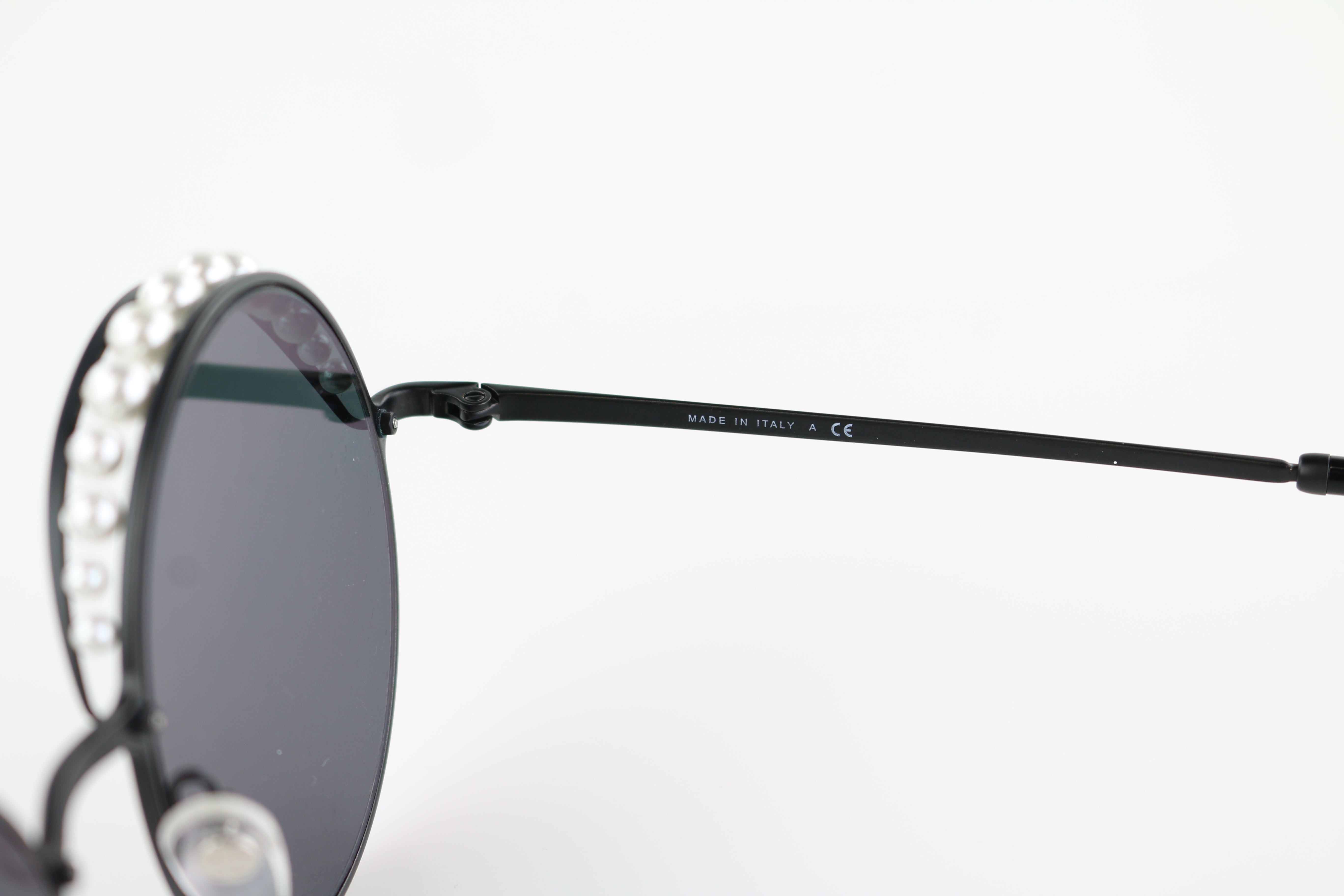 Black Pearl/Round Sunglasses