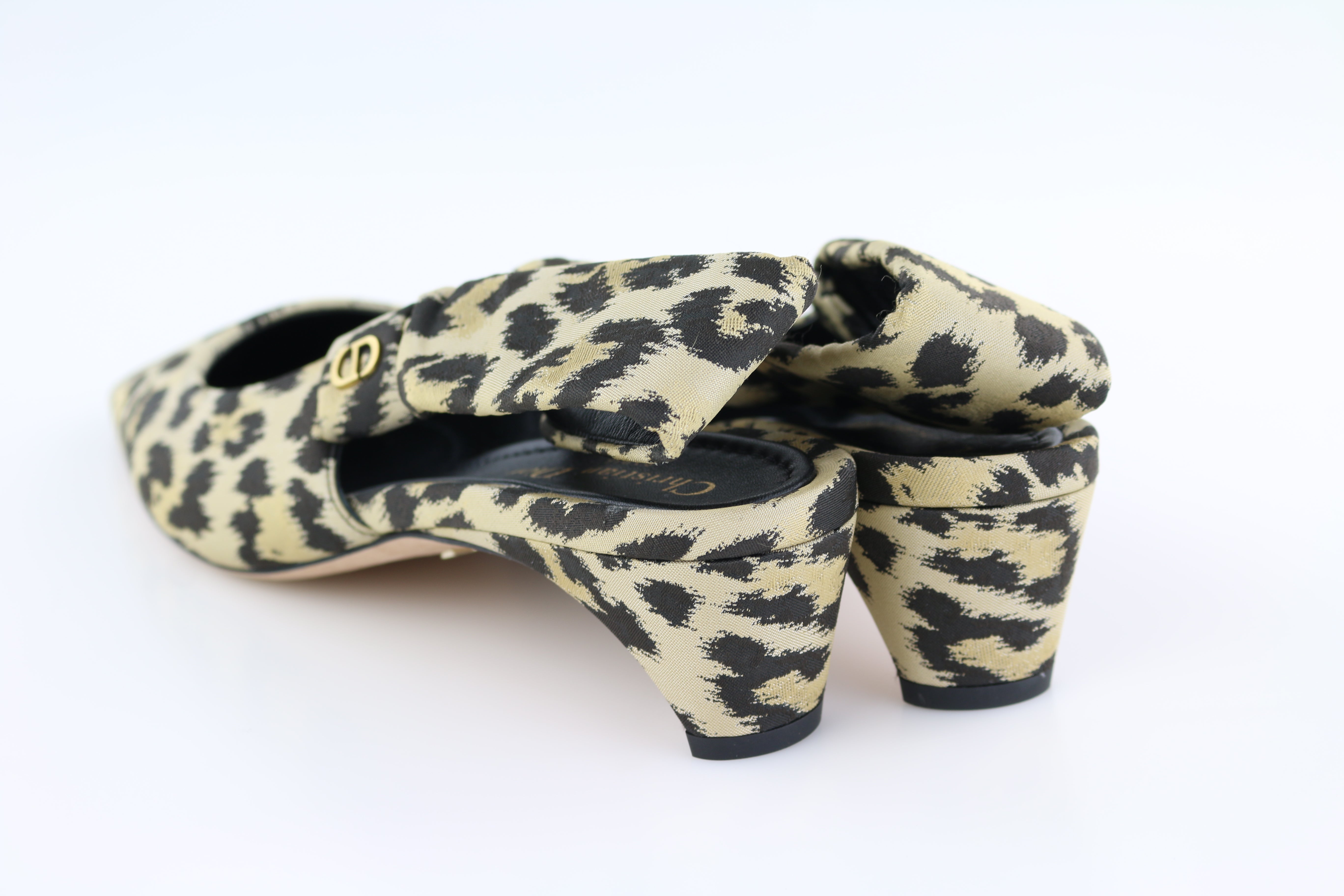 Mizza Slingback Pumps 40