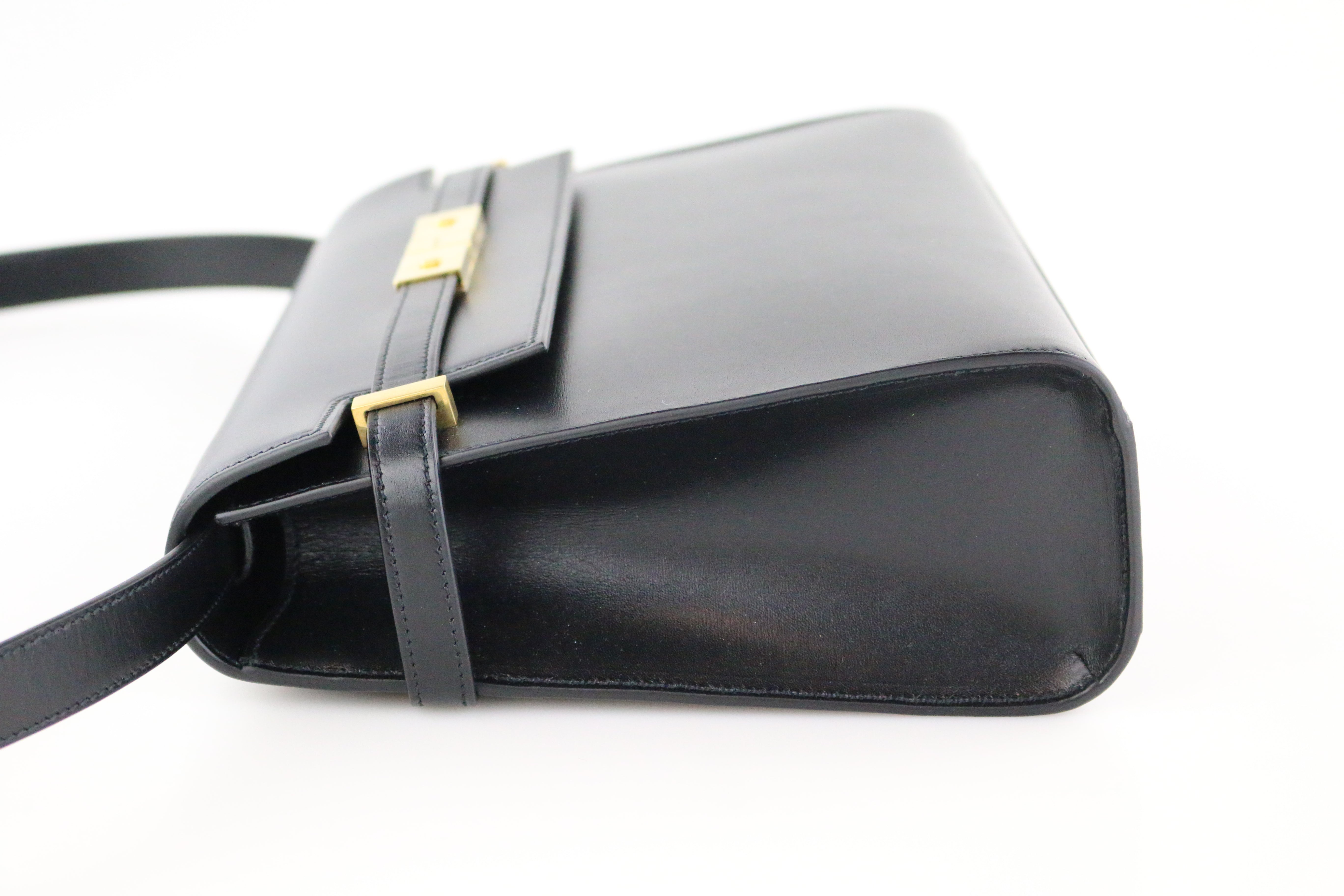 Black Manhattan Shoulder Bag