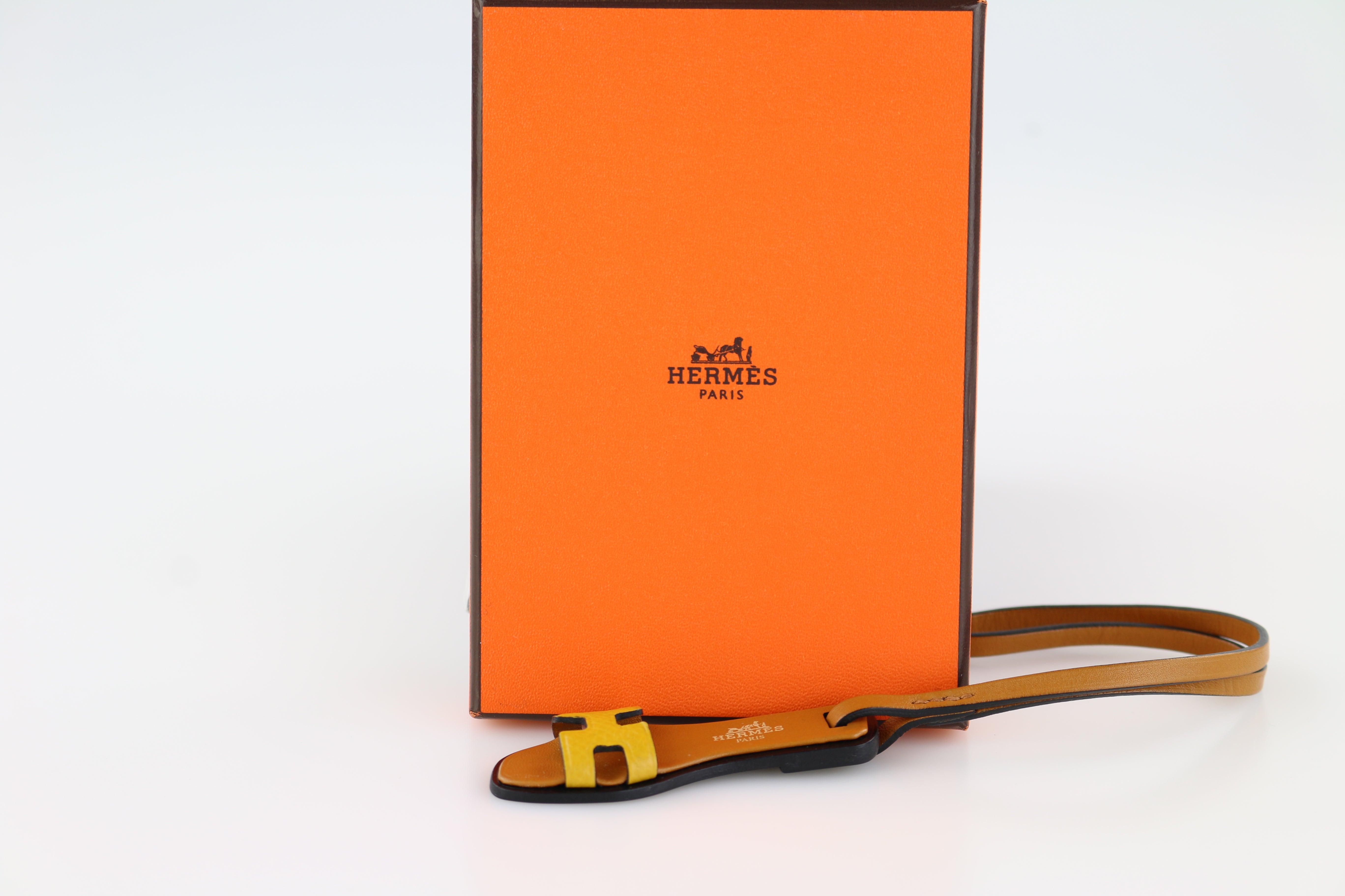 Juane Ambre Oran Nano Charm
