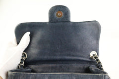 Navy Medium Chain Around Messenger