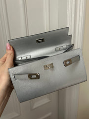 Argent Metallic Chevre Chamkilight Kelly Wallet To Go