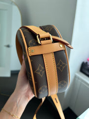 Monogram Canvas Boite Chapeau Souple PM