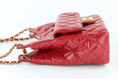 CHANEL Shiny Crumpled Calfskin Quilted Wavy CC Hobo Red 1209380