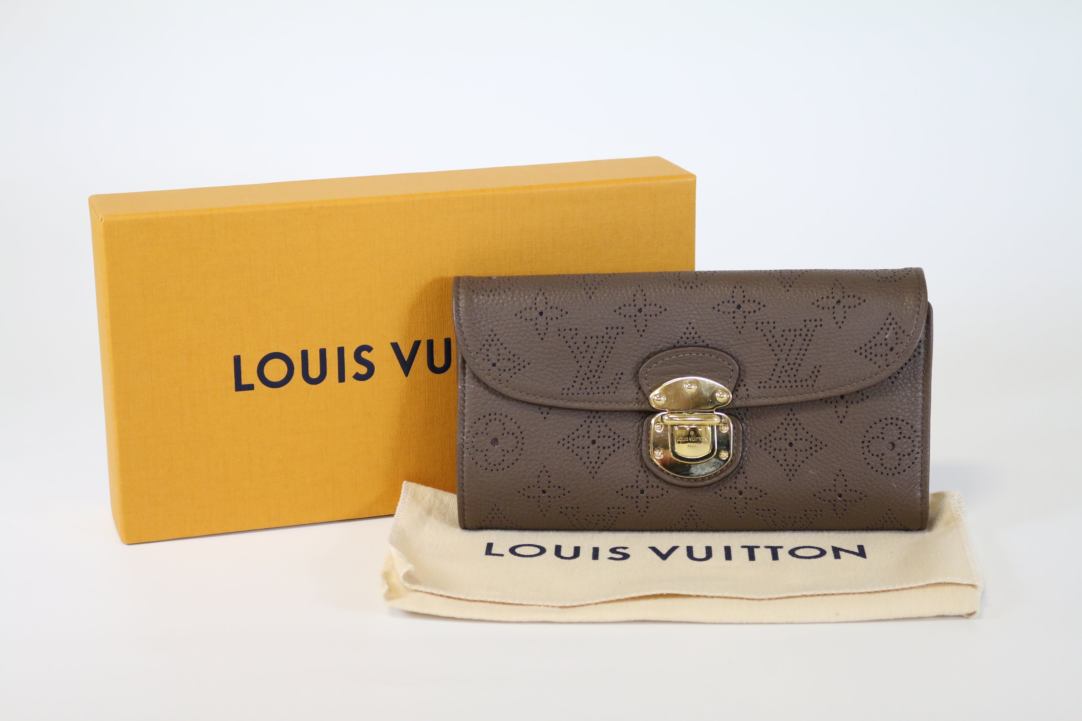 Authenticated Used LOUIS VUITTON Louis Vuitton Mahina Portefeuille