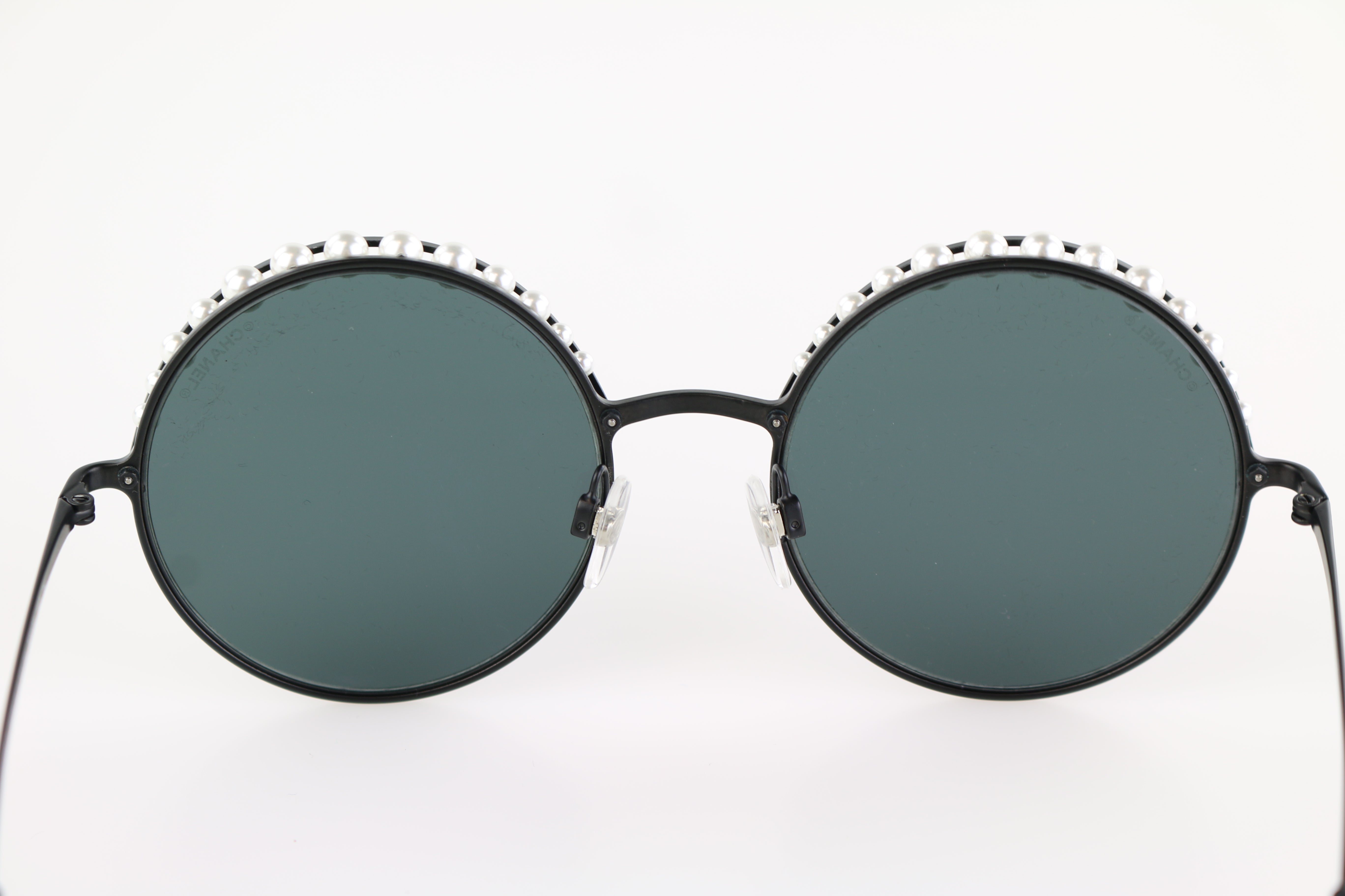 Black Pearl/Round Sunglasses