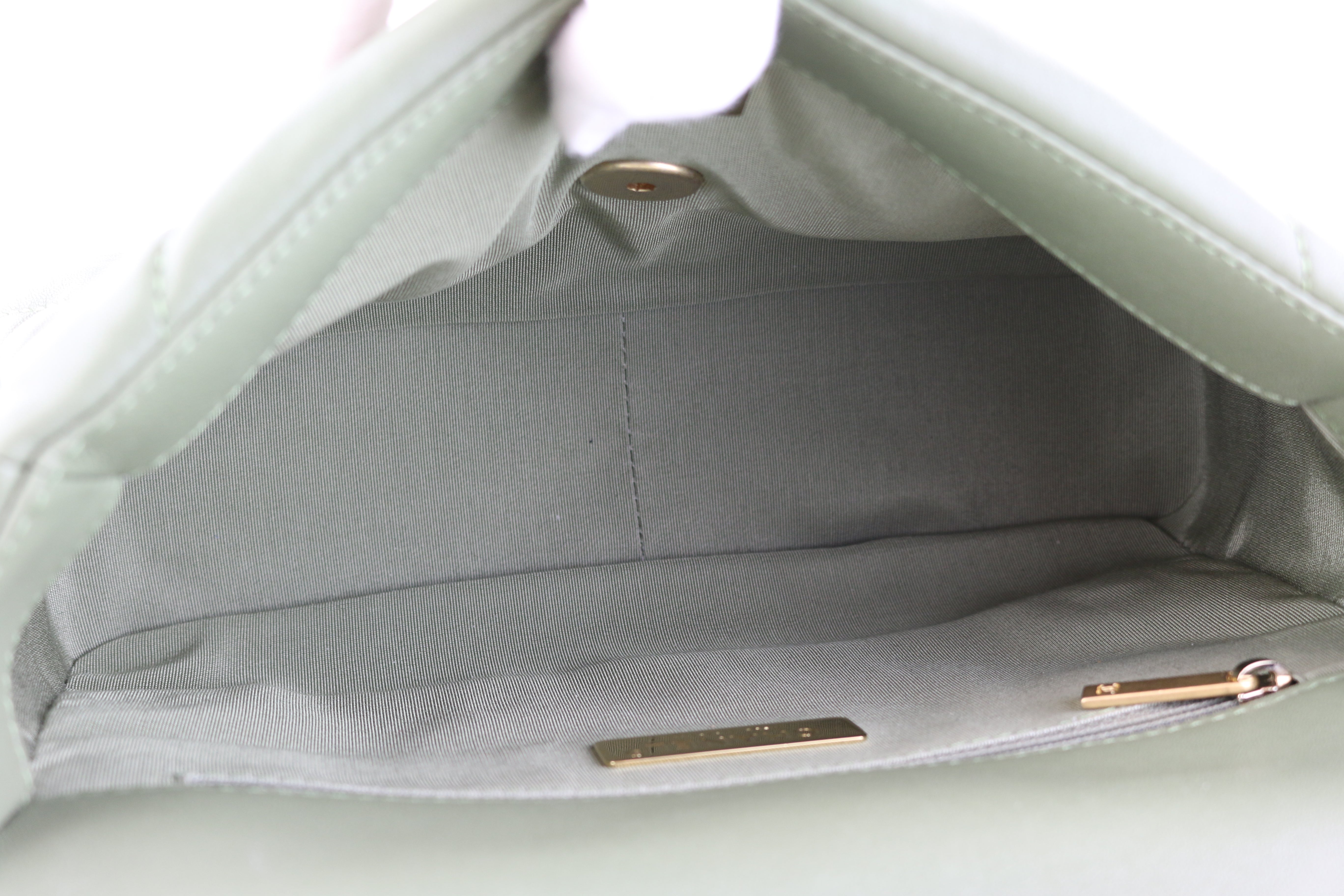 New Chanel 19 Flap Small Lambskin Khaki green / Phw, Luxury, Bags