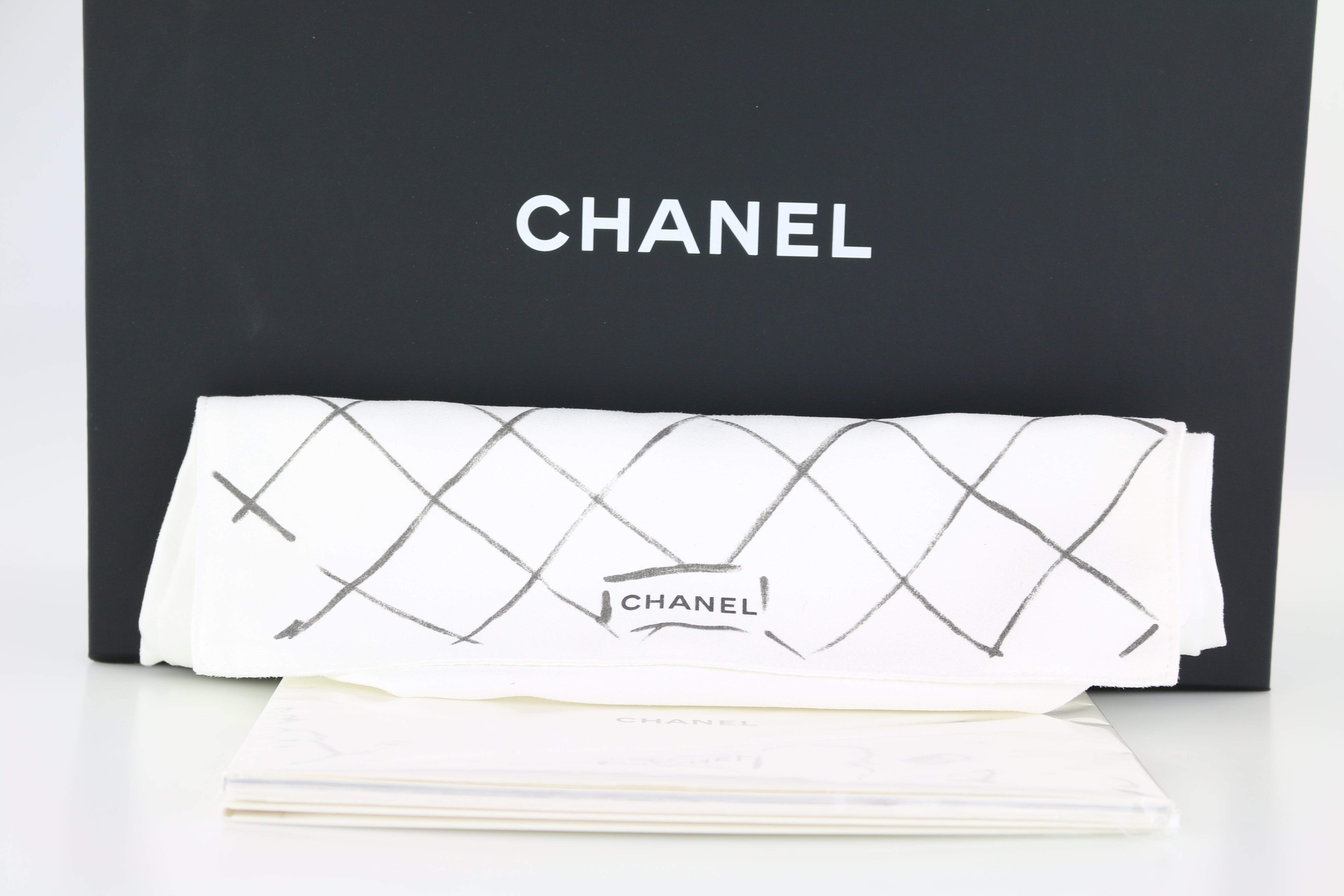 CHANEL Timeless 2.55 Flap Bag Patent Leather Cream Circa 2000 - Chelsea  Vintage Couture