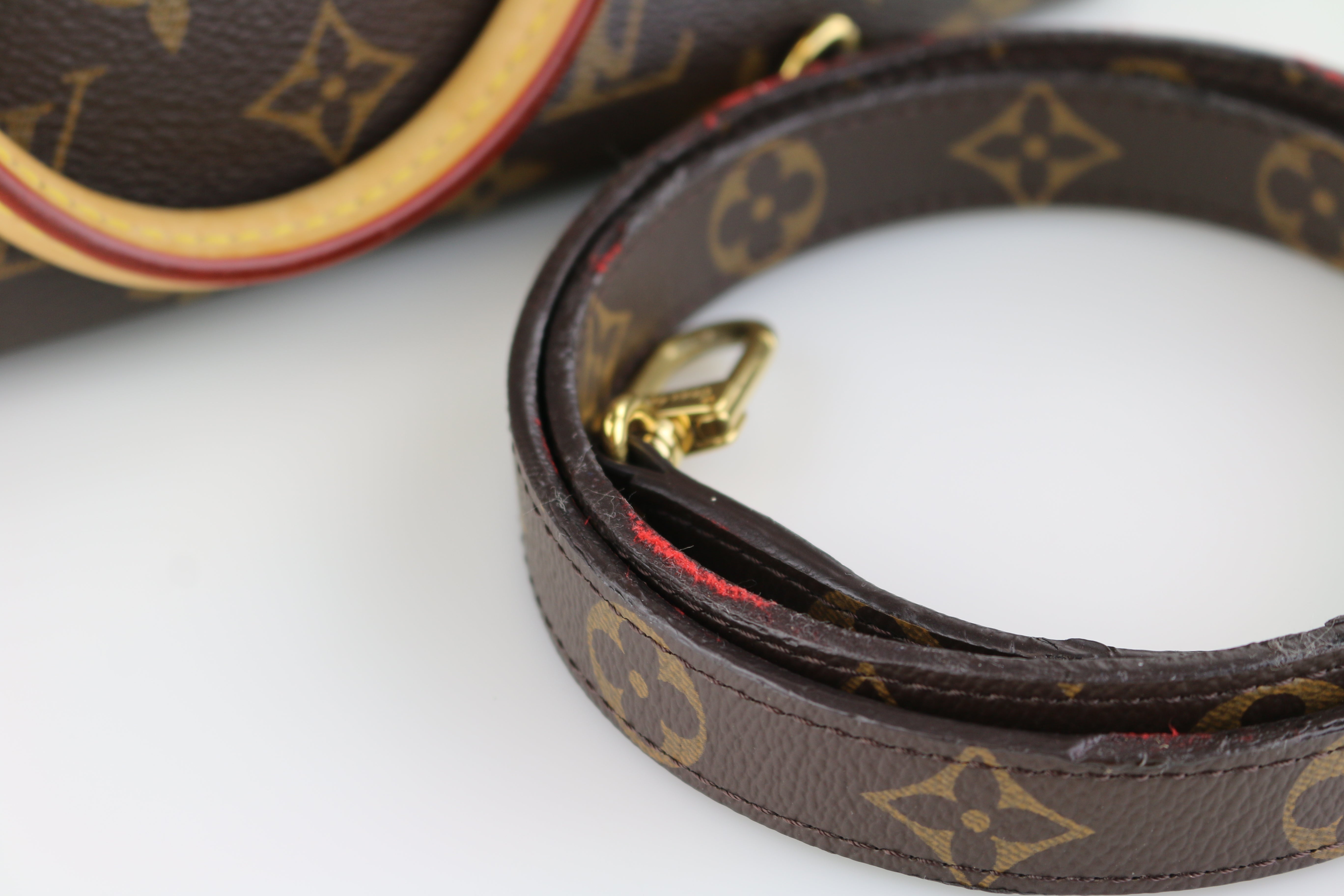 Authentic Louis Vuitton Pallas wristlet – NH Timeless Designers