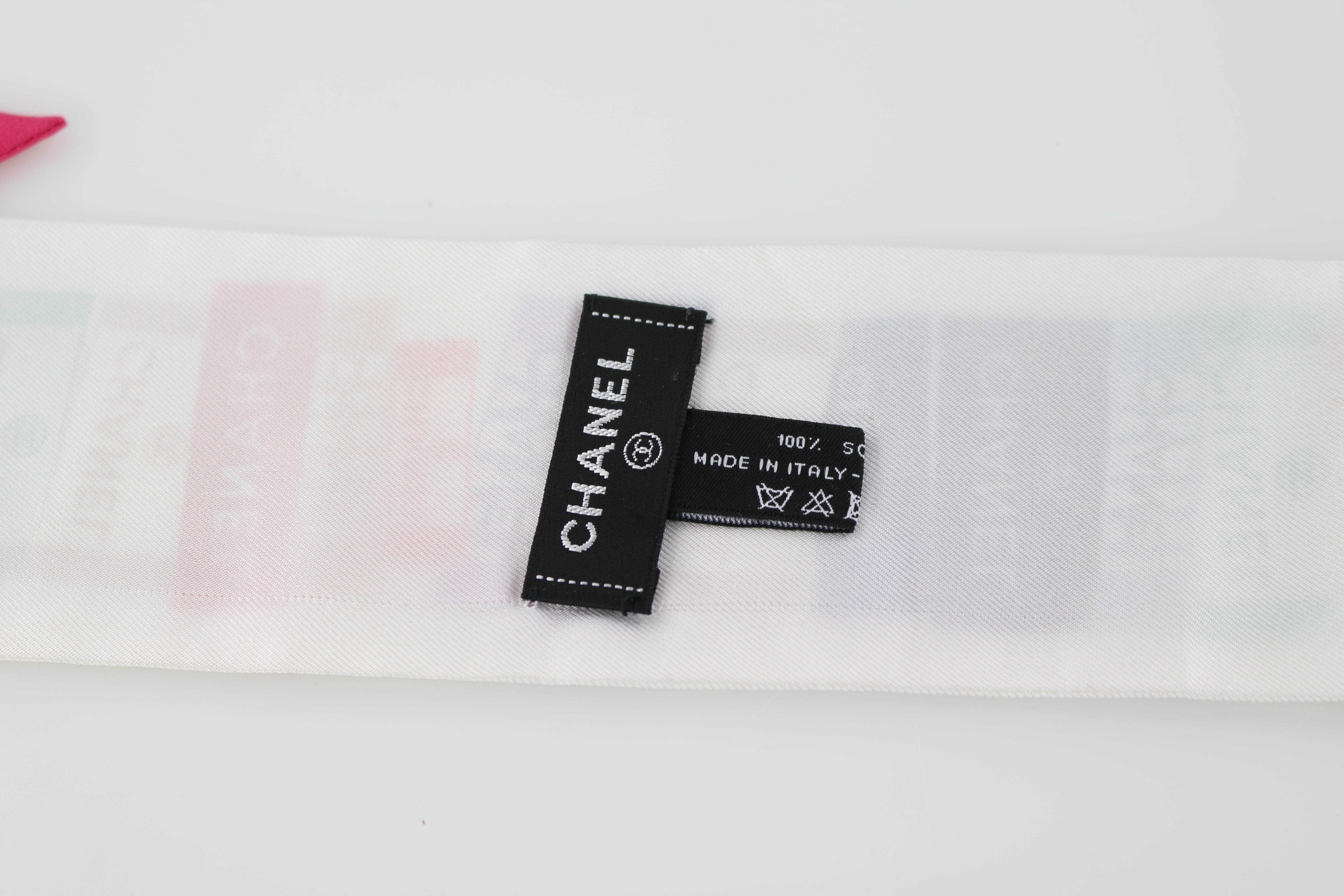 Chanel print fabric.. Width-94 Soft mixed cotton Dm for pp ..  #worldoffabric7 #importedfabricstore #brandfreek #loveforflorals…