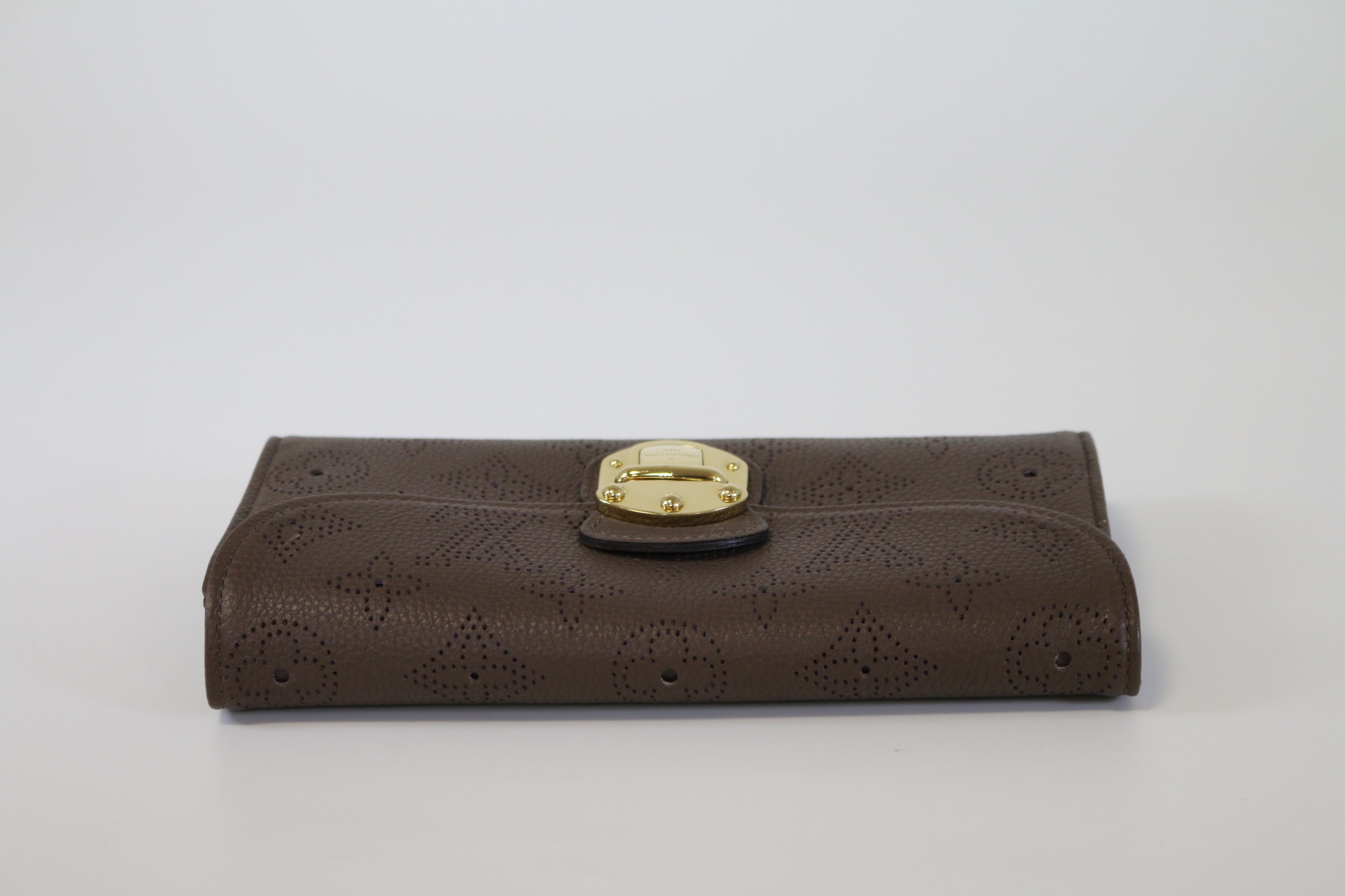 Louis Vuitton Taupe Monogram Mahina Leather Amelia Wallet