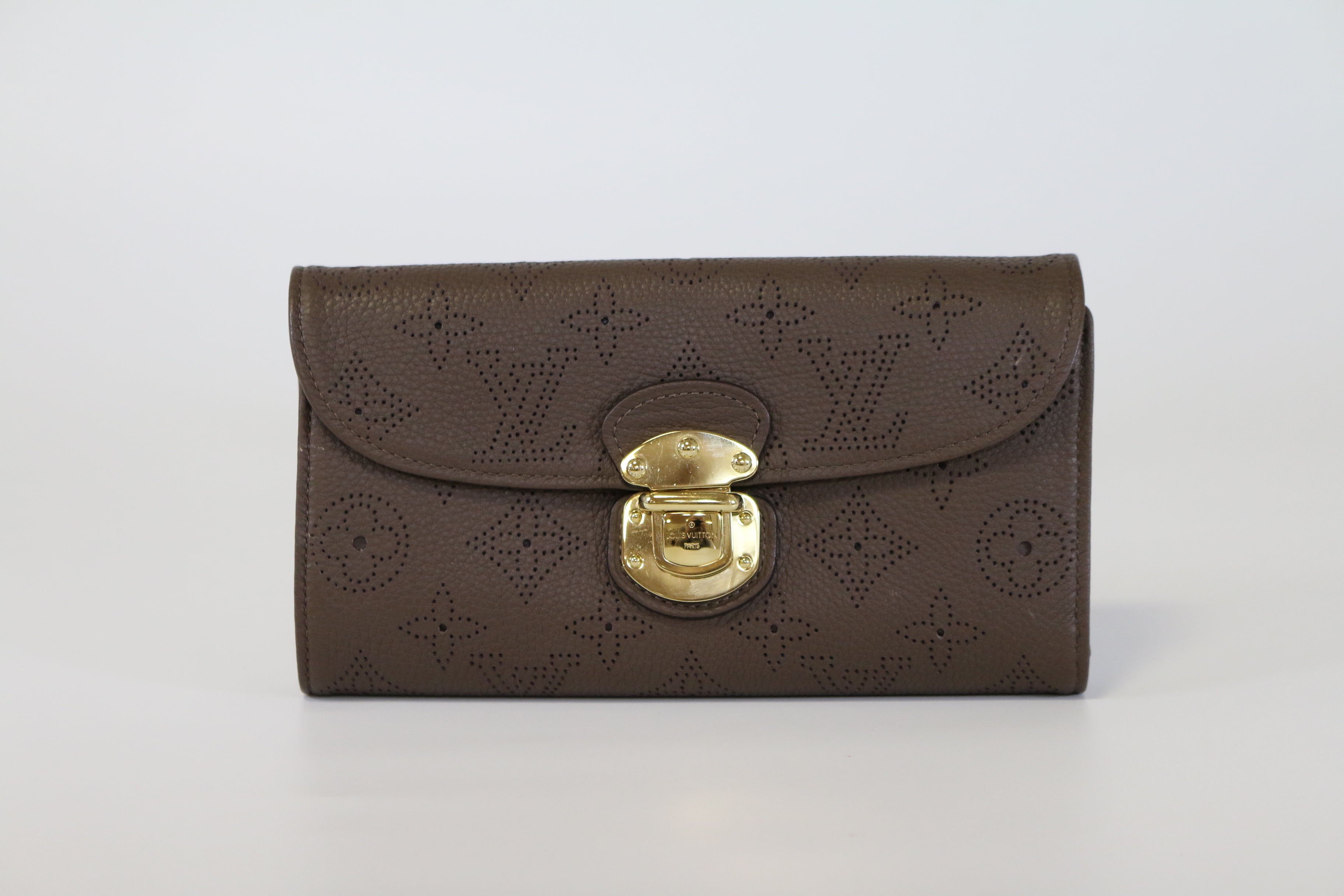 Louis Vuitton Mahina Leather Amelia Wallet
